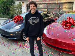 Explore david dobrik's net worth & salary in 2021. Richest Youtubers In The World Work Money
