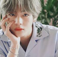 Bahkan, pemilk nama asli kim taehyung ini memberikan bocoran perihal proyek musik solonya tersebut di video yang belum lama dirilis bertajuk . Lirik Lagu Bts Bts Kim Taehyung Taehyung Bts Taehyung