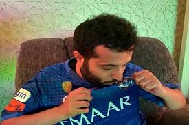 نشر رئيس الهيئة العامة للترفيه في السعودية، تركي آل الشيخ، مقطعا مصورا لأغنية خاصة من تأليفه لولي العهد السعودي الأمير محمد بن سلمان تعبيرا عن مساندته ودعمه. ÙƒÙŠÙ Ø§Ø­ØªÙÙ„ ØªØ±ÙƒÙŠ Ø¢Ù„ Ø§Ù„Ø´ÙŠØ® ÙˆØ£Ø¨Ùˆ ØªØ±ÙŠÙƒØ© ÙˆØ¬Ù…Ø¹Ø© Ø¨ØªØªÙˆÙŠØ¬ Ø§Ù„Ù‡Ù„Ø§Ù„ ÙŠÙ„Ø§ÙƒÙˆØ±Ø©