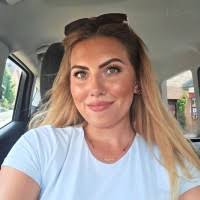 50+ "Becky Markham" profiles