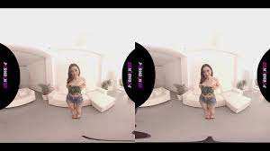Realidad virtual de chica desnuda
