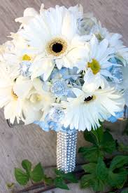 The standard gerber daisy head is between 3 to 5 inches wide. Blue And White Wedding Flowers Floral Design By Jacqueline Ahne S Blog