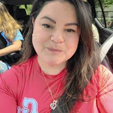 Gwen Connell's Instagram, Twitter & Facebook