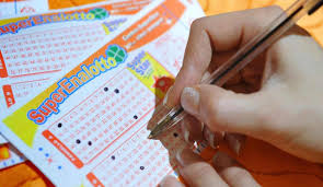 In offerta dalla redazione di zon.it la diretta dell'ultimo concorso del gioco del lotto. Superenalotto Simbolotto Lotto 10elotto Estrazione Martedi 6 Aprile 2021