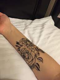 Placement Love That It Has Dotwork Instead Of Shading Acacia Brinley Tattoo Forearm Tattoo Women Tattoo Shading