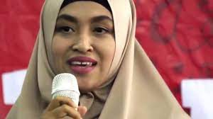 Listen to hanan attaki | explore the largest community of artists, bands, podcasters and creators of music & audio. Cerita Istri Ustadz Hanan Attaki Teh Akira Soal Pertemuan Pertama Youtube