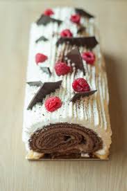 Buche De Noel Chocolat Framboises En 2019 Buche De Noel Chocolat Recette Buche De Noel Et Gateau Roule Recette