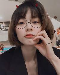 Hồ Ngọc Hà diện vest cực bắt mắt, Hạ Vi phân vân chiếc cài áo đang ở đâu