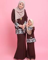 Sebagai kain dikenakan senjang atau cawol. Setish Boutique Mummy Adek Nk Baju Raya Warna Coklat Facebook