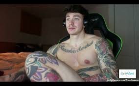 froufoune - BoyFriendTV.com