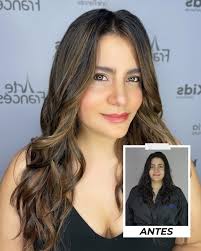 Balayage tipo #Brunette en tonos Miel y caramelos 🍯✨ Jenny quería ver un  cambio en su cabello y dentro de su lista de deseos quería que fuera un  cambio muy natural, algo