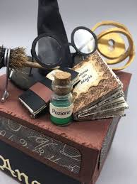 In chamber of secrets, harry and ron are held back from investigating why spiders were fleeing hogwarts because fred and george delayed them with. Explosion Box Exploding Box Wizard Harry Potter Geschenke Explosionsbox Explosionsboxen