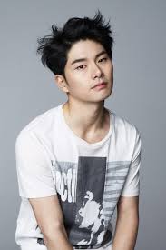 Park so yi (left) and choi hee seo (right). Actor Lee Yi Kyung Revealed To Be The Son Of Lg Innotech S Ceo Addicted