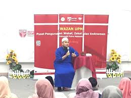 Semenjak pkp dilaksanakan, ustaz ebit lew antara yang aktif menyampaikan bantuan dan sumbangan baik kepada frontliner mahupun mereka mereka yang kurang berkemampuan tidak kira bangsa. Program Sembang Santai Ilmu Bersama Ustaz Ebit Lew Universiti Putra Malaysia