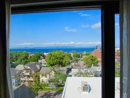 The hilton garden inn stands out among burlington, vt hotels as a new hotel built from the historic armory building with modern amenities and guest lake and mountain views in historic burlington. Living Room View Picture Of Hilton Garden Inn Burlington Downtown Tripadvisor