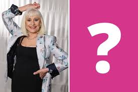 Raffaella carrà, una delle più grandi showgirl italiane, è morta all'età di 78 anni, dopo una malattia raffaella carrà — il cui vero nome era raffaella maria roberta pelloni — era nata a bologna il 18. Hcqetrzpucjl0m