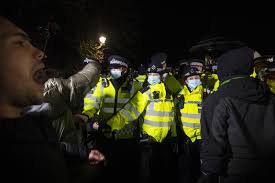 Her body was discovered days later in a wooded area in kent. Kritik An Polizeieinsatz Bei Mahnwache Fur Sarah Everard In London Web De