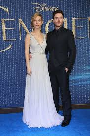 Cinderella Movie Photos From The Live Action Fairytale Trailer Vestidos De Cenicienta Celebridades Vestidos De Noche