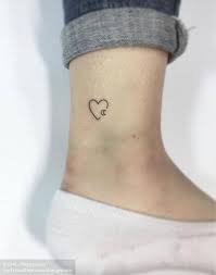 Keeping the tattoo in black and white allows the details of the design to remain clear. Stunning Small Moon Tattoos Small Moon Tattoos Small Tattoos Momcanvas
