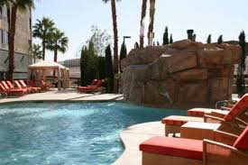 Close to interstate 15, 95 and 215, this hilton family of brands hotel features 322 deluxe guest rooms. Hampton Inn Tropicana Las Vegas Hotel Las Vegas Usa Overview