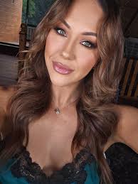 Ready to werk 💄🖌My fav work pants! When my bridesmaids need to dry their  hands i just tell them to grab my pants 😂 true story. Sooo comfy and flowy  @exoticathletica