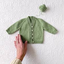 Discover free knitting patterns to download for jumpers, accessories, clothes and free blanket knitting patterns too! Fringe Association Knitting Ideas Inspiration And Free Patterns Plus Crochet Weaving And More