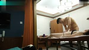 海角社区淫乱大神熟女控胖子❤️45岁富婆包养儿子同学小王吞精颜射- EPORNER