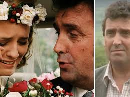 Emmerdale and Coronation Street actor Johnny Leeze dies two weeks after  testing positive to coronavirus