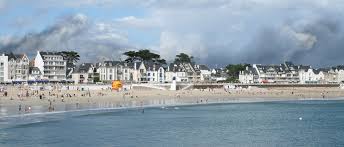 Biocoop, premier réseau de magasins bio en france à proposer des produits bio, locaux et de saison, issus du commerce équitable. Magasin Quiberon Textile Whisky The Epicerie Irlandaise