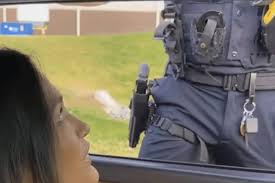 Policia de Nashville, despedido tras quitar una multa a una estrella de  OnlyFans, a cambio de manosear sus tetas | Marcausa