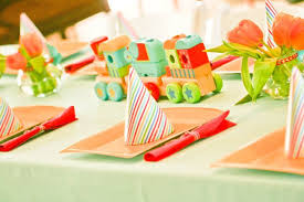Table Setting Ideas For Parties1 Jpg 640 427 Circus Birthday Party Vintage Circus Birthday Party Dumbo Birthday Party