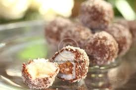 Rochers A La Noix De Coco Et Au Chocolat Recette Noix De Coco Recette Rocher Coco Rocher Noix De Coco