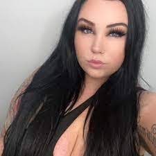 Cassie Clevenger's Instagram, Twitter & Facebook