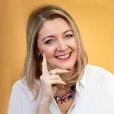 Melissa Dark's Instagram, Twitter & Facebook