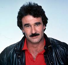 Who is he dating right now? 9c B3hafqzrorm