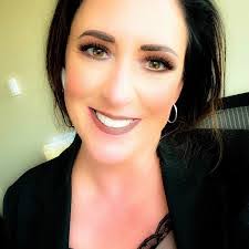 Kelly Ivy's Instagram, Twitter & Facebook