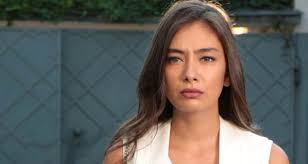 Bicak Altina Yatan Neslihan Atagul Un Gozalti Torbalari Yeniden Belirdi Dailymotion Video