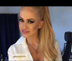 Anda adam instagram stats & analytics dashboard. Anda Adam Provocatoare Pe Instagram Fotografia Care A Incins ImaginaÈ›ia BÄƒrbaÈ›ilor Evenimentul Zilei