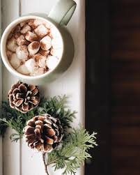 Kathia On Instagram Petite Neige Et Chocolat Chaud Finalement Peut Etre Qu Il Est La Le Bonheur Winter Coffee Creative Studio Creative