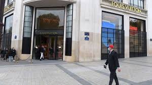 To my nose this is a creamy smelling high. En Images Des Files D Attente Devant Les Magasins Des Le Premier Jour Du Deconfinement L Express