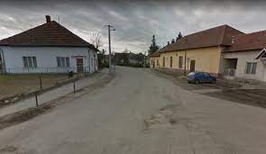 Bu makale kullanır batı adı sırası bireylerden bahsederken. Torocsik Mari Emlekhaz Otvenkedo