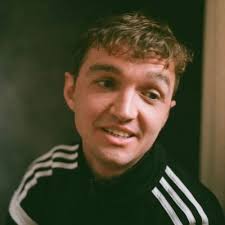 elaine hua jones 华天伦 (@hitmewithawindo)