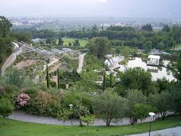 This media shows the cultural heritage monument with the number 15889 in south tyrol. Datei Botanischer Garten Meran Von Oben Jpg Wikipedia