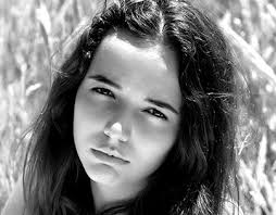 Melanie De Biasio Proyectos :: Photos, videos, logos, illustrations and  branding :: Behance