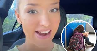 Mom divides social media users after revealing she tells her kids to "hit  back and defend yourself' against bullies ⬇️💬🔗 Mom sparks debate with a  controversial lesson, teaching her kids to hit