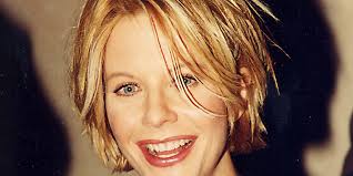 Sfrangiato, colpi di sole a profusione, spettinato per rendere al massimo, . I Migliori Tagli Capelli Corti Ispirati Alle Dive Meg Ryan Super