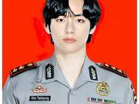 Jadi untuk aplikasi edit video ini kalian tinggal cari. Kreatif Abis 9 Potret Member Bts Diedit Pakai Seragam Polisi Polisi Bts Lucu