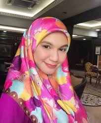 Malah, dia dulu pernah bekerja disamping ibu bapanya. Biodata Dan Latar Belakang Datin Shahida Isteri Datuk Aliff Syukri Iluminasi