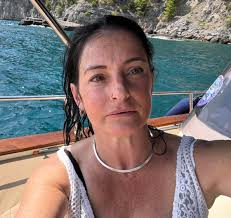 Where to find a temporary space to stay near the beach in Florida?