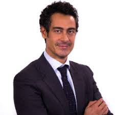 Paolo bonolis (roma, 14 giugno 1961) è un conduttore televisivo, showman e autore televisivo italiano. Paolo Bonolis Luiss Business School School Of Management
